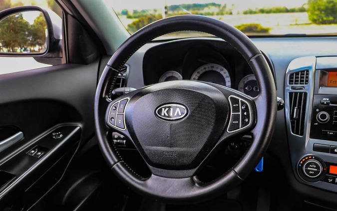 Kia Ceed cena 13900 przebieg: 214435, rok produkcji 2009 z Polanica-Zdrój małe 667
